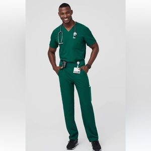 NWT Men’s Figs Cargo Scrub Pants